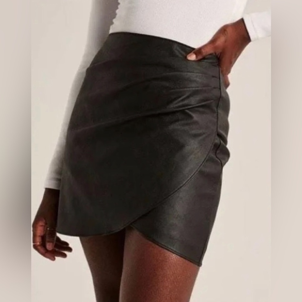 Abercrombie & Fitch Vegan Leather Ruched Mini Skirt